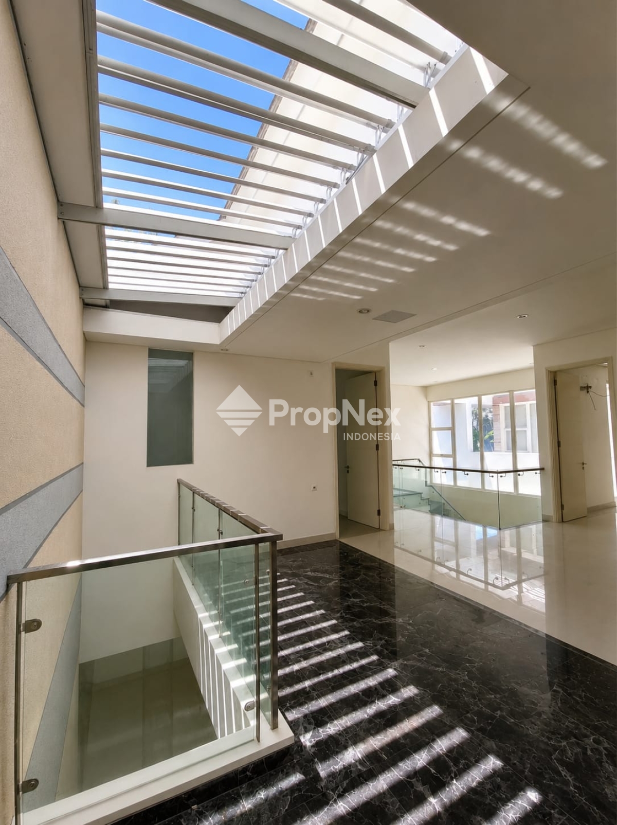 Rumah Wisata Bukit Mas Cluster Grand Palais 2 Lantai — foto 11